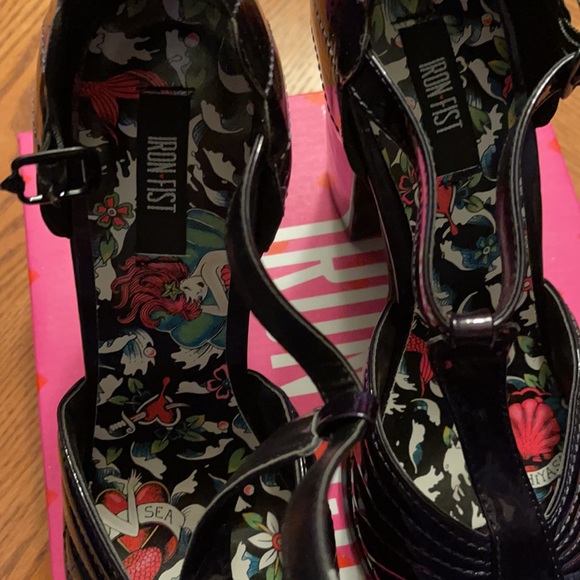 NWT Iron Fist Mother of Pearls Heels - Picture 5 of 7